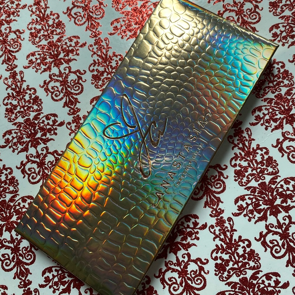 Anastasia Beverly Hills Iridescent Eyeshadow Palette